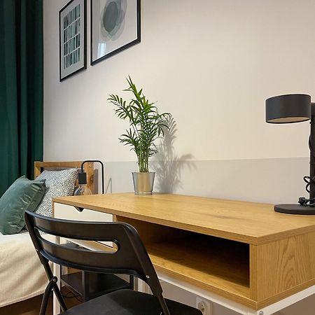 Shape&Color Premium Hostel ワルシャワ エクステリア 写真