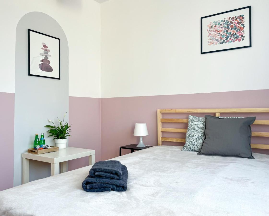 Shape&Color Premium Hostel ワルシャワ エクステリア 写真